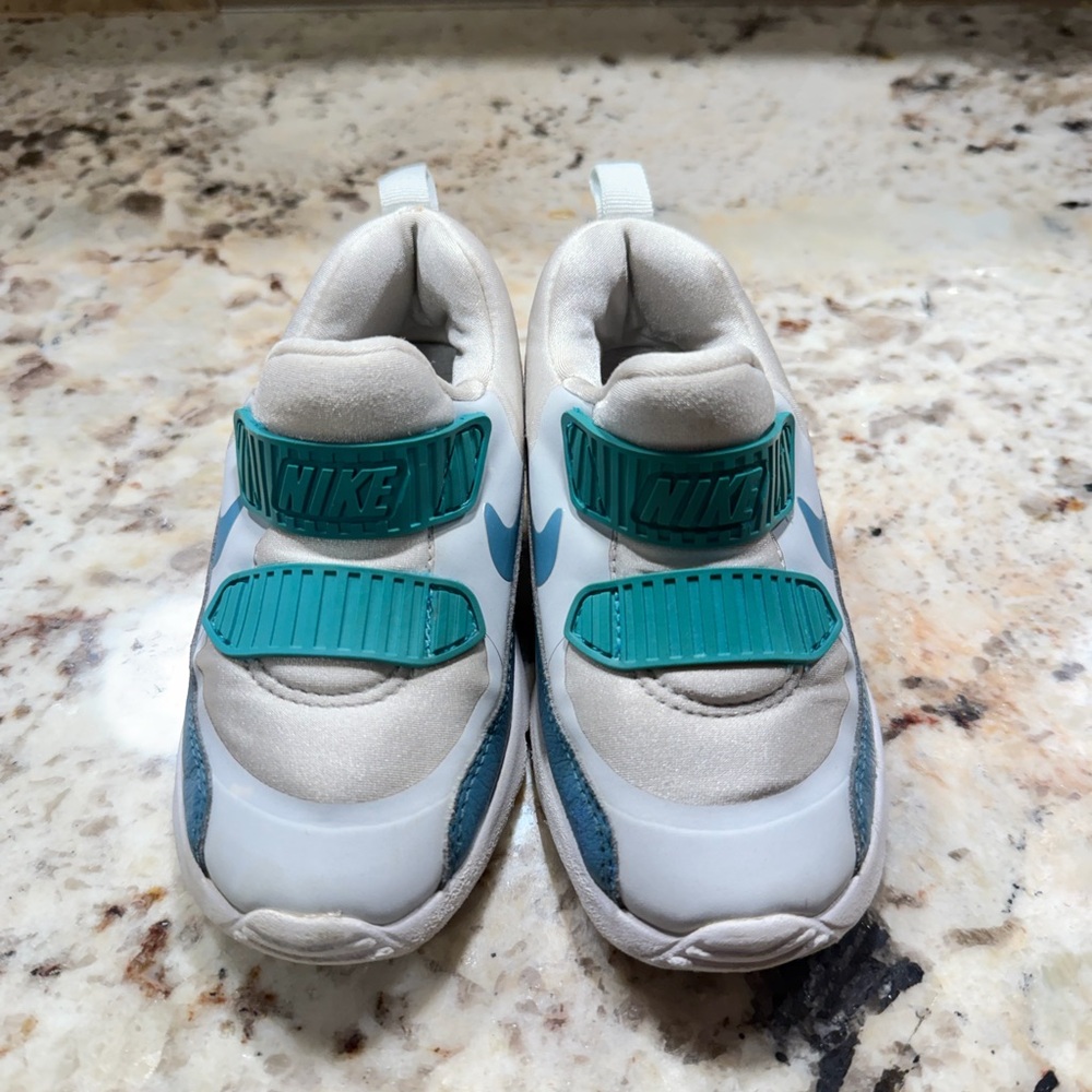 Nike Air Max 90 Tiny Kids Sneakers - White and Teal soft fabric